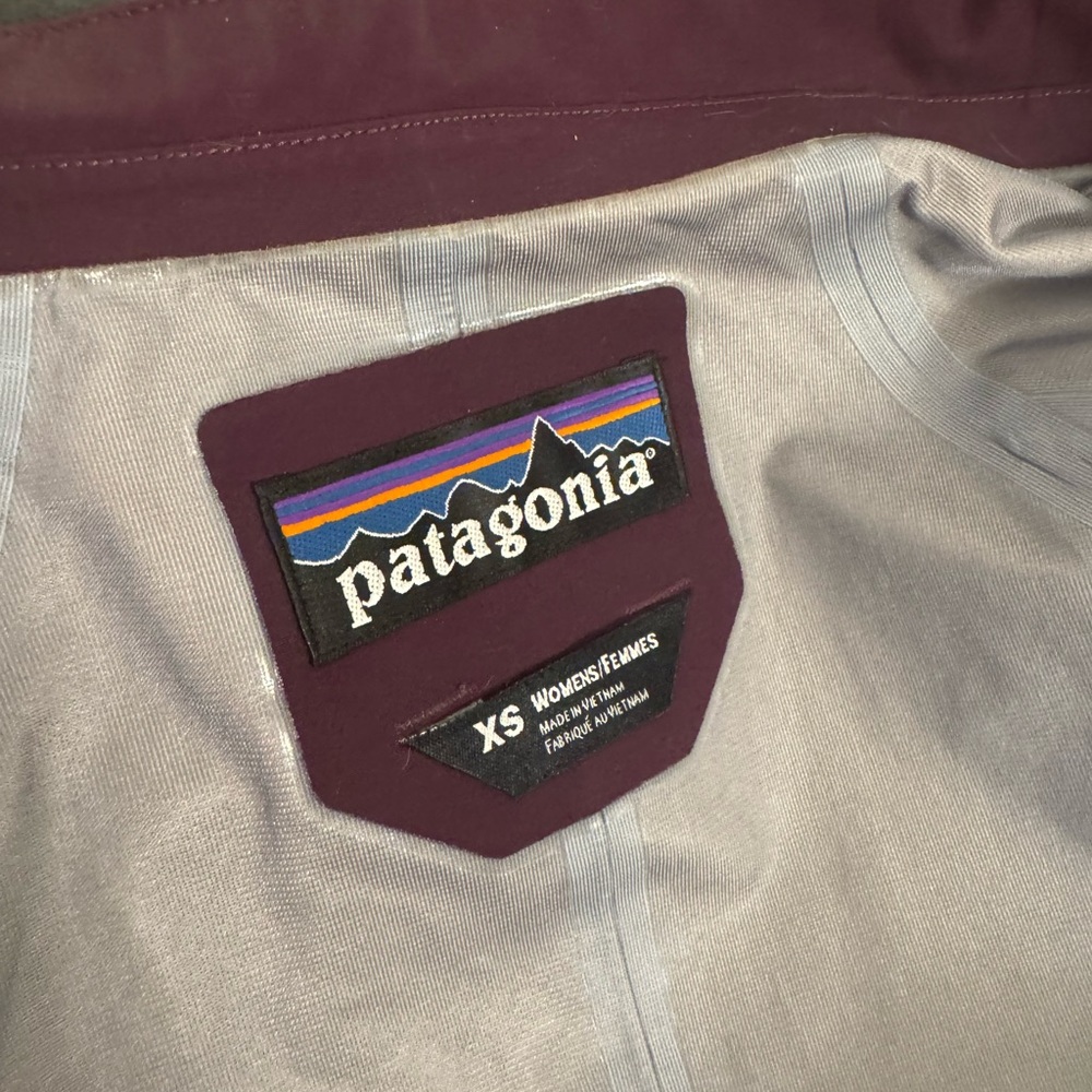 Patagonia Women's Goretex Jacket - Picture 6 of 7